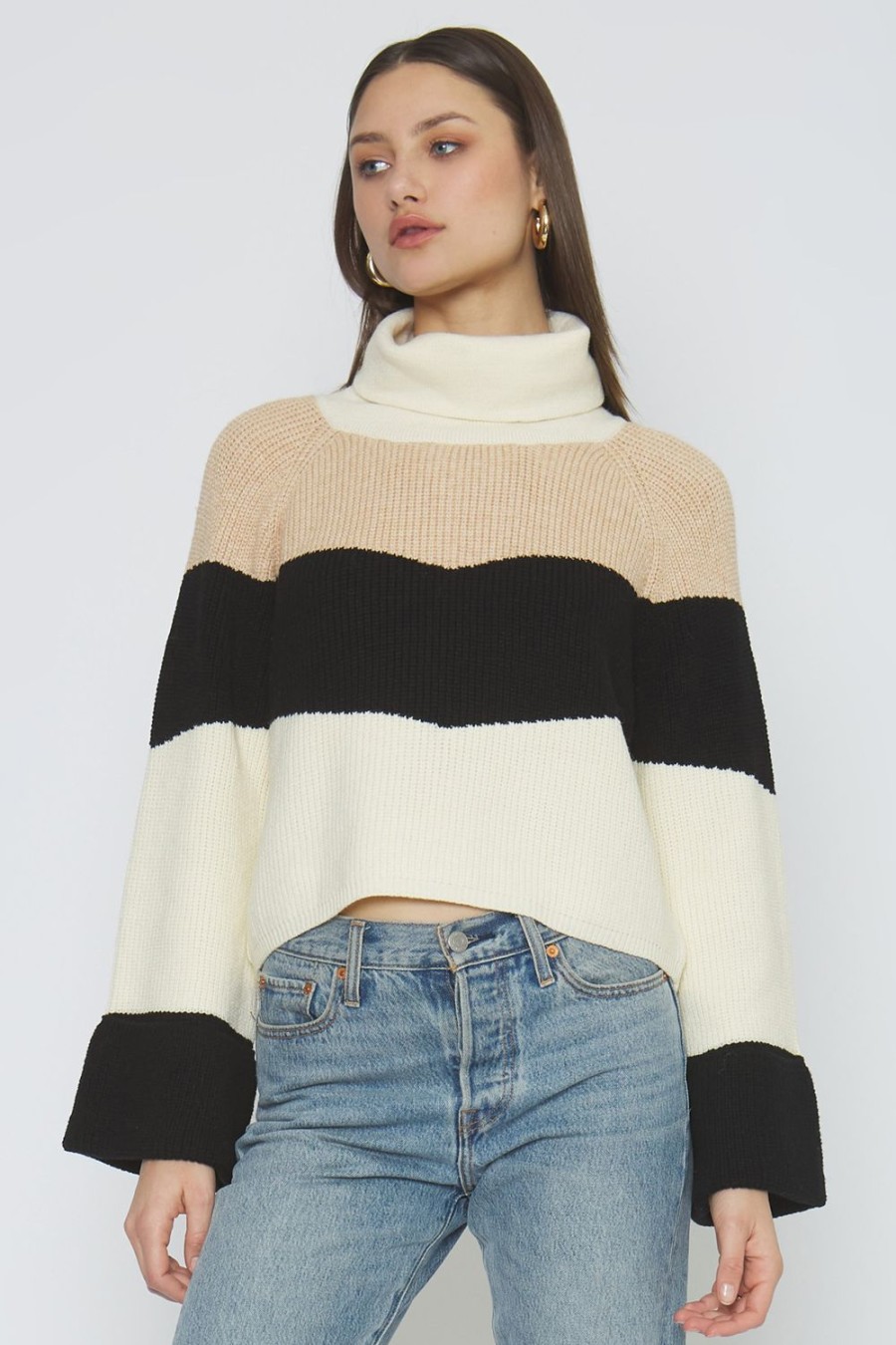 Sweaters + Outerwear 4SI3NNA | Reign Sweater