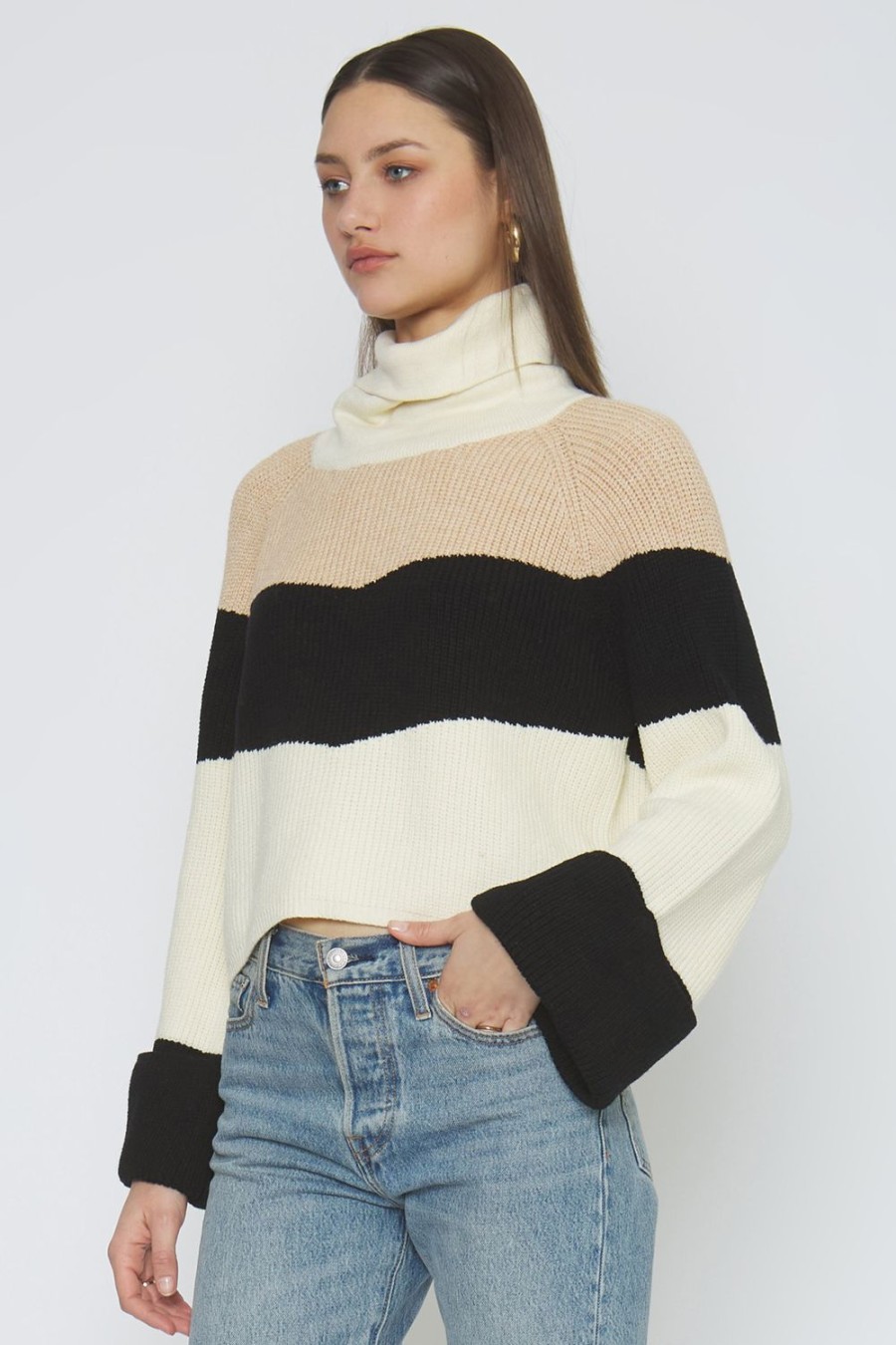 Sweaters + Outerwear 4SI3NNA | Reign Sweater