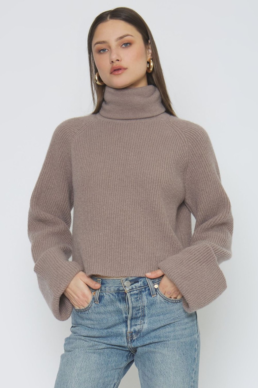 Sweaters + Outerwear 4SI3NNA | Reign Sweater